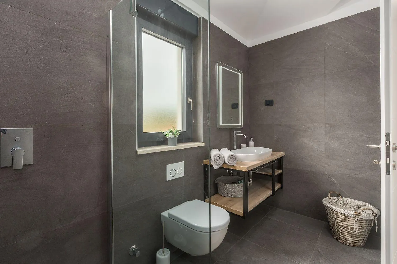 度假居 Moderne Villa Mit Privatpool, Meerblick, Babybett, Bbq, Klimatisierte Schlafzimmer - Perfekt Zum Biken Radmani